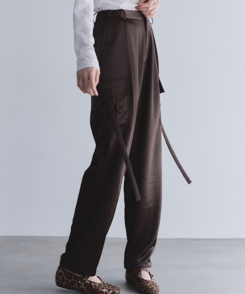 Muel Chic(ミュエルシック)の「Suwanne satin cargo pants スワニーサテンカーゴパンツ(カーゴパンツ・レディース・ブラック/カーキ/ブラウン・FREE)」の3枚目の写真
