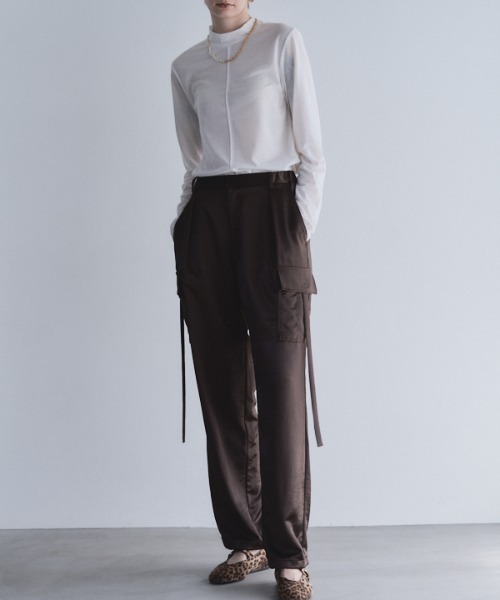 Muel Chic(ミュエルシック)の「Suwanne satin cargo pants スワニーサテンカーゴパンツ(カーゴパンツ・レディース・ブラック/カーキ/ブラウン・FREE)」の16枚目の写真