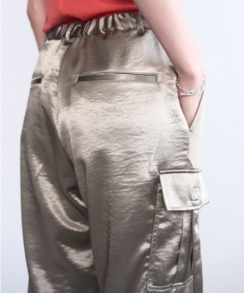 Muel Chic(ミュエルシック)の「Suwanne satin cargo pants スワニーサテンカーゴパンツ(カーゴパンツ・レディース・ブラック/カーキ/ブラウン・FREE)」の15枚目の写真