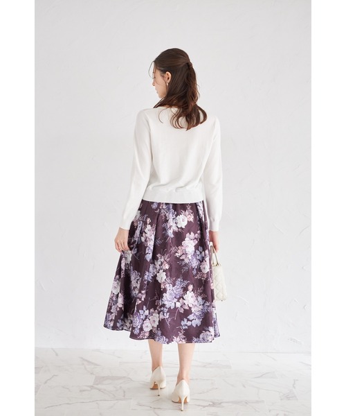 tocco closet(トッコ クローゼット)の「コラーゲン加工フラワー釦ニットカーディガン(カーディガン/ボレロ・レディース・オフホワイト/グレイッシュブルー/ピンクベージュ/ブラック・M)」の9枚目の写真