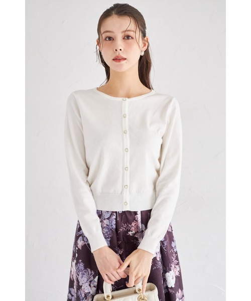 tocco closet(トッコ クローゼット)の「コラーゲン加工フラワー釦ニットカーディガン(カーディガン/ボレロ・レディース・オフホワイト/グレイッシュブルー/ピンクベージュ/ブラック・M)」の8枚目の写真