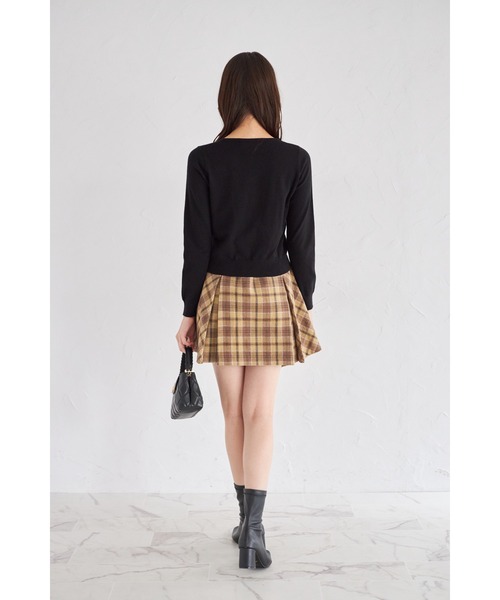 tocco closet(トッコ クローゼット)の「コラーゲン加工フラワー釦ニットカーディガン(カーディガン/ボレロ・レディース・オフホワイト/グレイッシュブルー/ピンクベージュ/ブラック・M)」の11枚目の写真