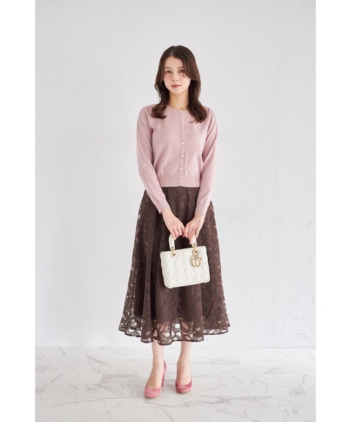 tocco closet(トッコ クローゼット)の「コラーゲン加工フラワー釦ニットカーディガン(カーディガン/ボレロ・レディース・オフホワイト/グレイッシュブルー/ピンクベージュ/ブラック・M)」の21枚目の写真
