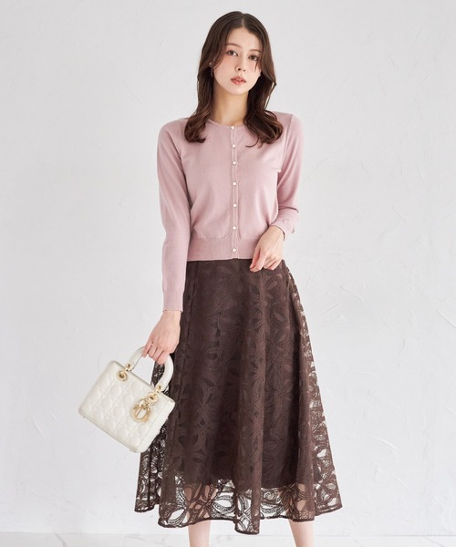 tocco closet(トッコ クローゼット)の「コラーゲン加工フラワー釦ニットカーディガン(カーディガン/ボレロ・レディース・オフホワイト/グレイッシュブルー/ピンクベージュ/ブラック・M)」の22枚目の写真