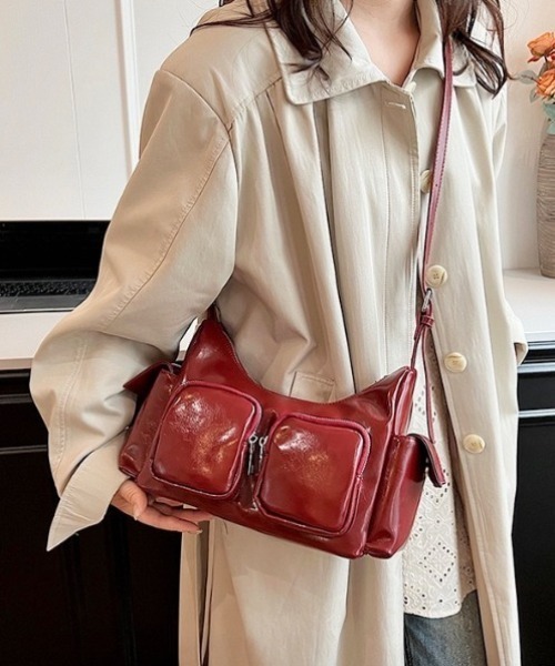 yuue' ( wear )（ユーイ）の「2WAYアウトポケットショルダーバッグ（ショルダーバッグ・レディース・レッド/ブラック/シルバー・FREE）」の9枚目の写真
