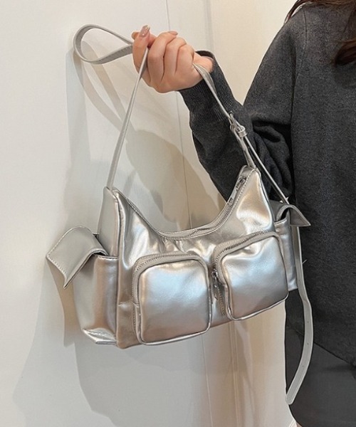yuue' ( wear )（ユーイ）の「2WAYアウトポケットショルダーバッグ（ショルダーバッグ・レディース・レッド/ブラック/シルバー・FREE）」の15枚目の写真