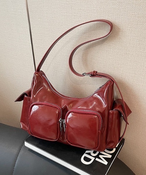 yuue' ( wear )（ユーイ）の「2WAYアウトポケットショルダーバッグ（ショルダーバッグ・レディース・レッド/ブラック/シルバー・FREE）」の21枚目の写真