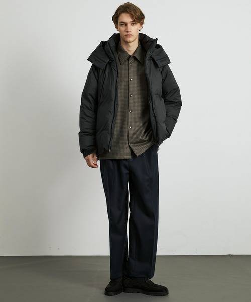 UNITED TOKYO（ユナイテッドトウキョウ）の「≪再入荷なし残りわずか≫超撥水CLOUD TEX 2WAY マイクロリップダウン　｜２WAY/撥水/防寒/冬服/大人気/スタンド/フード/通勤（ダウンジャケット/コート・メンズ・ブラウン/ダークグレー/ブラック・1/2/3）」の9枚目の写真