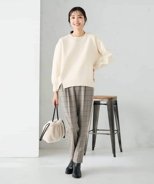 a.v.v(アーヴェヴェ)の「スウェットライクニット(ニット/セーター・レディース・ネイビー/ライトグレー/アイボリー/ライトピンク・36/40/38)」の6枚目の写真