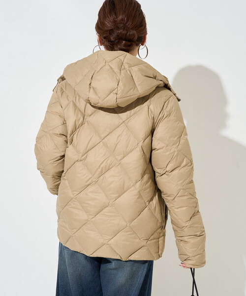 FREAK'S STORE(フリークスストア)の「TAION/タイオン CITY PACKABLE HOOD DOWN JKT/シティパッカブルフードダウンジャケット(ダウンジャケット/コート・レディース・ブラック/オリーブ/キャメル・LARGE/MEDIUM)」の10枚目の写真