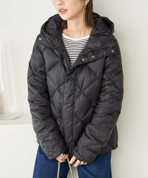 FREAK'S STORE(フリークスストア)の「TAION/タイオン CITY PACKABLE HOOD DOWN JKT/シティパッカブルフードダウンジャケット(ダウンジャケット/コート・レディース・ブラック/オリーブ/キャメル・LARGE/MEDIUM)」の17枚目の写真