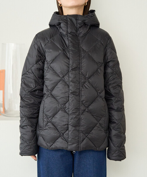 FREAK'S STORE(フリークスストア)の「TAION/タイオン CITY PACKABLE HOOD DOWN JKT/シティパッカブルフードダウンジャケット(ダウンジャケット/コート・レディース・ブラック/オリーブ/キャメル・LARGE/MEDIUM)」の21枚目の写真