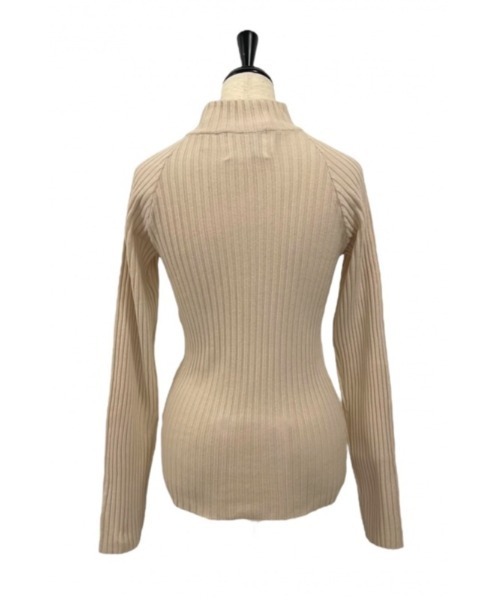 MAISON ELLIE(メゾンエリー)の「cut off high neck rib knit tops(ニット/セーター・レディース・ベージュ・FREE)」の2枚目の写真