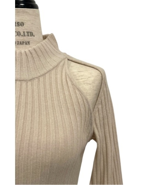 MAISON ELLIE(メゾンエリー)の「cut off high neck rib knit tops(ニット/セーター・レディース・ベージュ・FREE)」の5枚目の写真