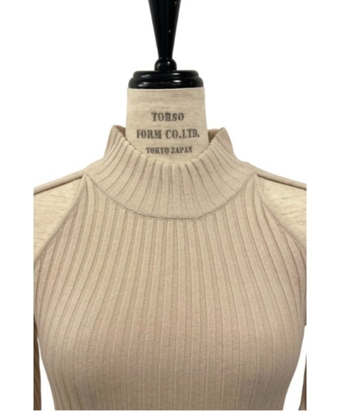 MAISON ELLIE(メゾンエリー)の「cut off high neck rib knit tops(ニット/セーター・レディース・ベージュ・FREE)」の6枚目の写真