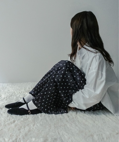 on:nue（オンニュ）の「【on:nue】[着用動画あり！/4色展開] ドットベロアプリーツストレートスカート（スカート・レディース・ブラウン/ベージュ/ブラック/グレー・FREE）」の10枚目の写真