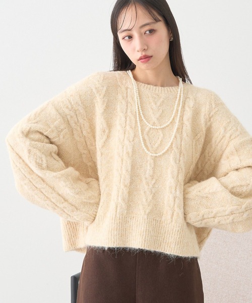 earth music&ecology（アースミュージックアンドエコロジー）の「モヘヤタッチケーブルニットプルオーバー（ニット/セーター・レディース・レッド/杢グレー/アイボリー・FREE）」の2枚目の写真