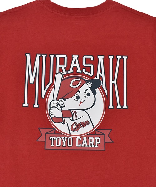 ムラサキスポーツ(ムラサキスポーツ)の「【ムラサキスポーツ限定 広島カープ×ムラサキスポーツコラボ 半袖Tシャツ バックプリント HRSM-CARP-BOYA(Tシャツ/カットソー・メンズ・ホワイト/レッド・M/L)」の9枚目の写真