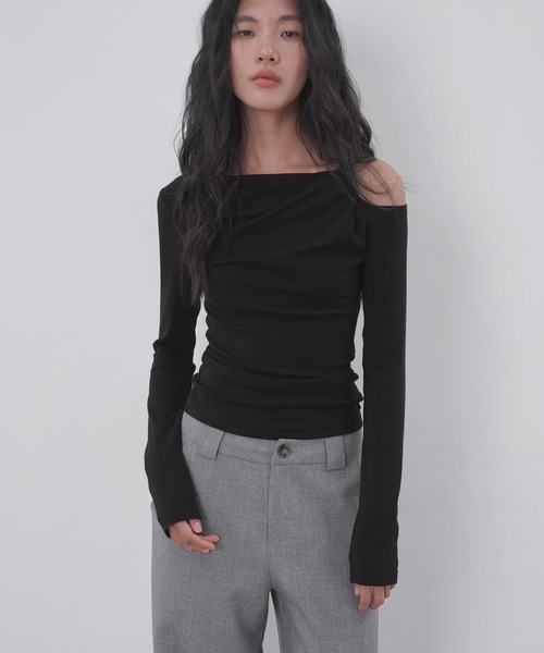EIGHTHMONTH(エイスマンス)の「ツイストカットアウトトップス EM25a108【EIGHTHMONTH】(Tシャツ/カットソー・レディース・ブラック/アイボリー・M/S)」の3枚目の写真