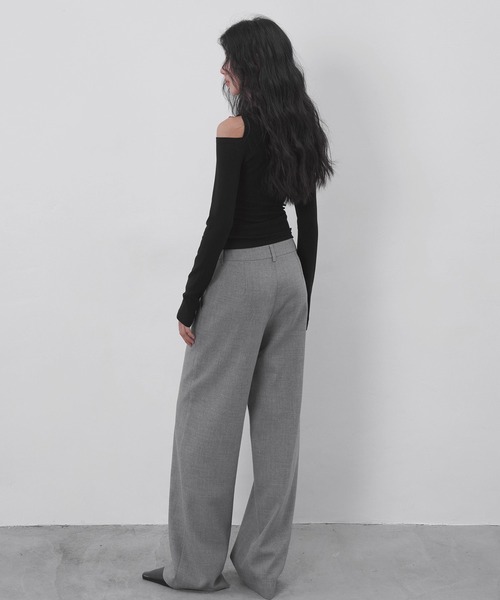 EIGHTHMONTH(エイスマンス)の「ツイストカットアウトトップス EM25a108【EIGHTHMONTH】(Tシャツ/カットソー・レディース・ブラック/アイボリー・M/S)」の9枚目の写真