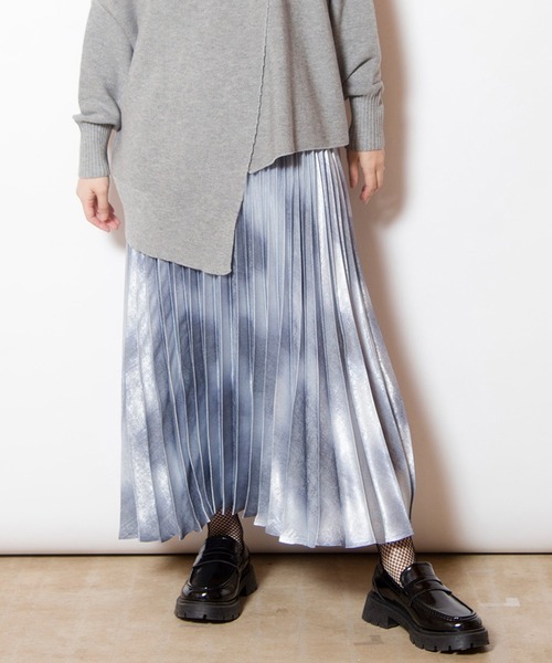 OSMOSIS（オズモーシス）の「プリーツスカート（スカート・レディース・ゴールド/シルバー/グレー・ONE SIZE）」の2枚目の写真