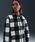 NIKE SB�i�i�C�L�G�X�r�[�j�́u�i�C�L SB �G�b�Z���V���� �X�P�[�g�{�[�h �V���c �W���P�b�g / Nike SB Essential Skate Shirt Jacket HV1422-100 White�i�u���]���j�v�b�z���C�g