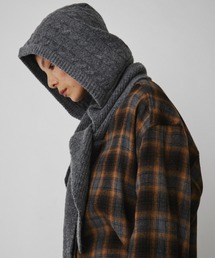 VION（ヴィオン）の「ケーブルニットフードマフラー / Cable Knit Hood Muffler（ストール/ショール・レディース）」