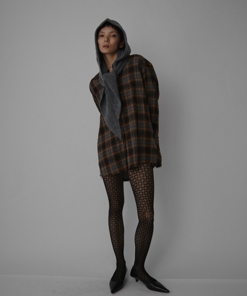 VION(ヴィオン)の「ケーブルニットフードマフラー / Cable Knit Hood Muffler(ストール/ショール・レディース・ブラック/グレー・FREE)」の6枚目の写真