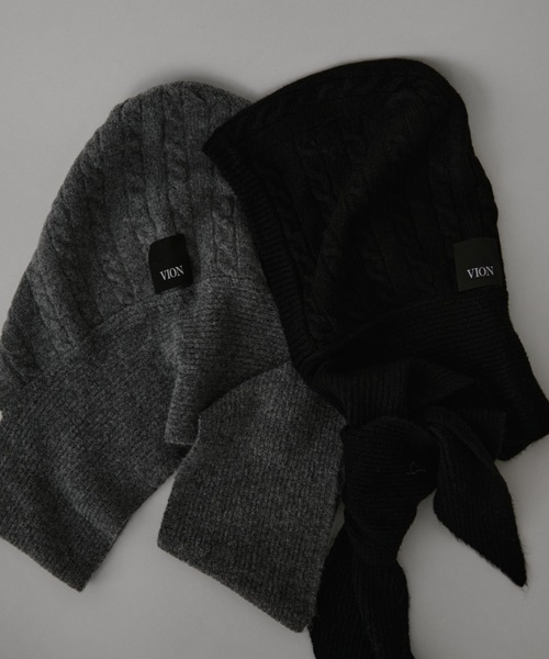 VION(ヴィオン)の「ケーブルニットフードマフラー / Cable Knit Hood Muffler(ストール/ショール・レディース・ブラック/グレー・FREE)」の10枚目の写真