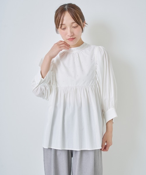 Kelen(ケレン)の「「KELEN / ケレン」 ラメ糸ドット刺繍ギャザーブラウス(シャツ/ブラウス・レディース・オフホワイト/ブラック/グレイッシュベージュ・S/M)」の1枚目の写真