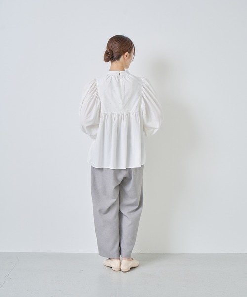 Kelen(ケレン)の「「KELEN / ケレン」 ラメ糸ドット刺繍ギャザーブラウス(シャツ/ブラウス・レディース・オフホワイト/ブラック/グレイッシュベージュ・S/M)」の16枚目の写真