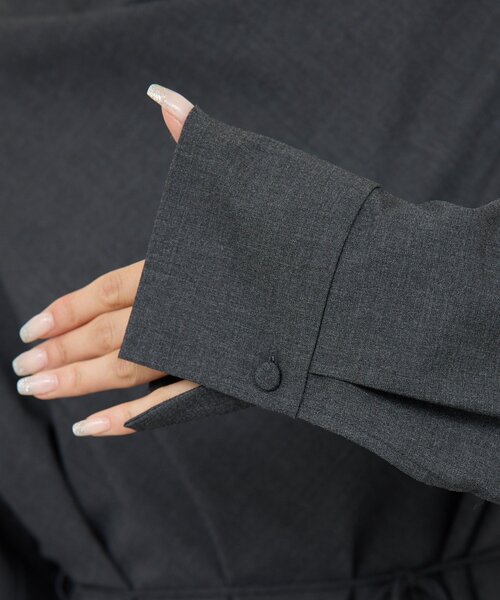 GALLARDAGALANTE(ガリャルダガランテ)の「【セットアップ対応】【2way】ドレープブラウス(シャツ/ブラウス・レディース・チャコールグレー/ライトベージュ・FREE)」の7枚目の写真