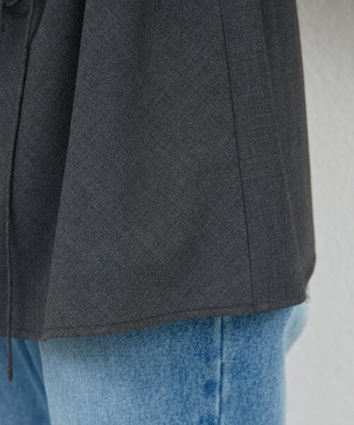 GALLARDAGALANTE(ガリャルダガランテ)の「【セットアップ対応】【2way】ドレープブラウス(シャツ/ブラウス・レディース・チャコールグレー/ライトベージュ・FREE)」の8枚目の写真