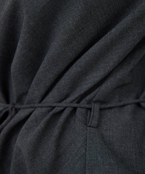 GALLARDAGALANTE(ガリャルダガランテ)の「【セットアップ対応】【2way】ドレープブラウス(シャツ/ブラウス・レディース・チャコールグレー/ライトベージュ・FREE)」の9枚目の写真