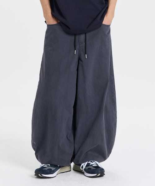 KICHUL(キチョル)の「Dyed balloon cotton pants (greyish charcoal)(その他パンツ・メンズ・その他・SMALL/MEDIUM/LARGE)」の1枚目の写真