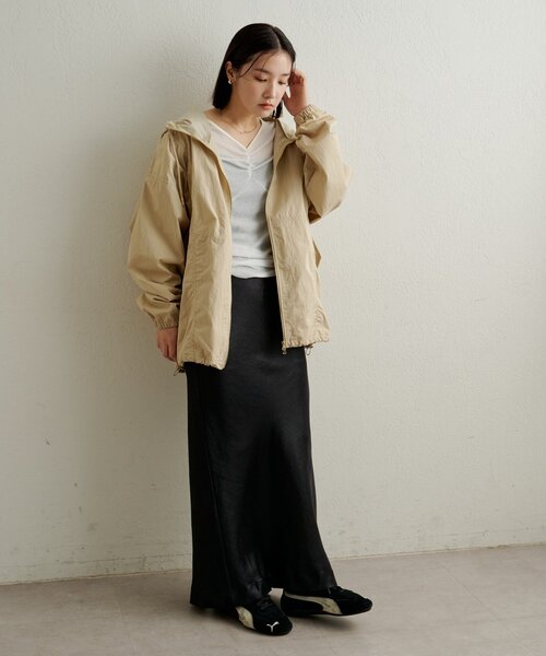 Omekashi（オメカシ）の「サテンバインダーロングTシャツ（Tシャツ/カットソー・レディース・ベージュ/ブラック/ブルー/オフホワイト・FREE）」の15枚目の写真