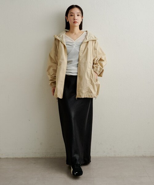 Omekashi（オメカシ）の「サテンバインダーロングTシャツ（Tシャツ/カットソー・レディース・ベージュ/ブラック/ブルー/オフホワイト・FREE）」の16枚目の写真