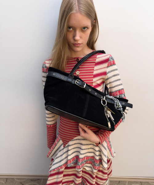 セール】belted boat bag (suede black)（ショルダーバッグ）｜YEOMIM 