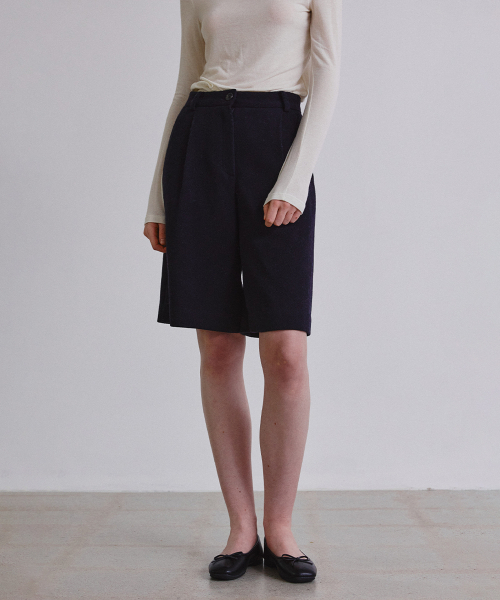 STEP AROUND(ステップアラウンド)の「Wool twill bermuda pants_NAVY(その他パンツ・レディース・その他・SMALL/MEDIUM)」の5枚目の写真