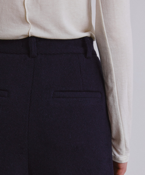 STEP AROUND(ステップアラウンド)の「Wool twill bermuda pants_NAVY(その他パンツ・レディース・その他・SMALL/MEDIUM)」の7枚目の写真