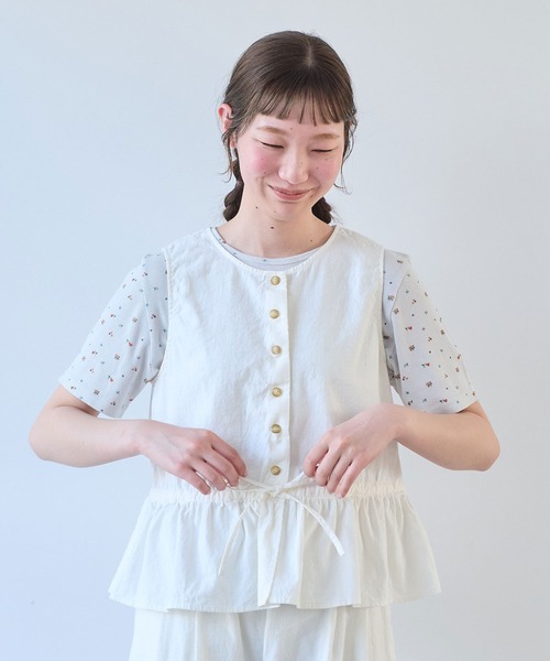 bulle de savon（ビュルデサボン）の「△リネン/コットン ナチュラルトリプルワッシャー ペプラムベスト（ベスト・レディース・ブラック/ホワイト・FREE）」の2枚目の写真