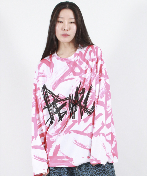DEMARC(ドゥマーク)の「STREET GRAFFITI LOGO TEXT OVERSIZED T-SHIRT - Red(Tシャツ/カットソー・レディース・その他・MEDIUM/LARGE)」の3枚目の写真