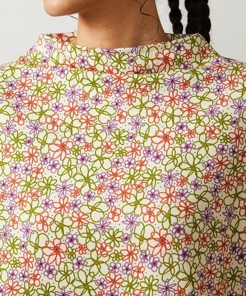 Jocomomola(ホコモモラ)の「Rocinante フラワープリント裏毛カットソー(Tシャツ/カットソー・レディース・アイボリー/チャコールグレー・40)」の11枚目の写真