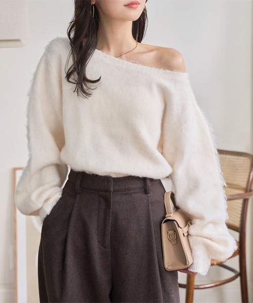 KOBE LETTUCE（コウベレタス）の「オフショルダーシャギーニットトップス（ニット/セーター・レディース・グレー/オフホワイト/ピンク・M）」の5枚目の写真