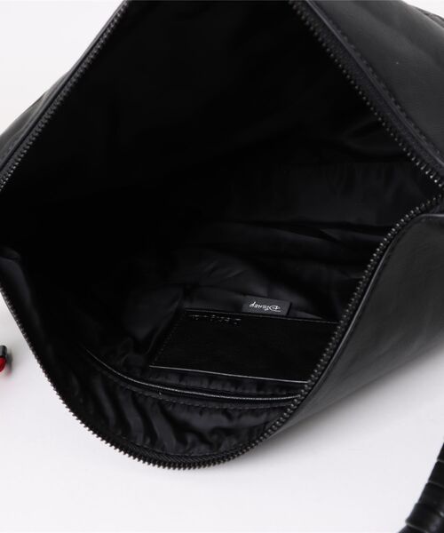 Desigual(デシグアル)の「ミッキー 刺繍 ナイロン ショルダーバッグ ディズニー(ショルダーバッグ・レディース・ブラック・FREE)」の3枚目の写真