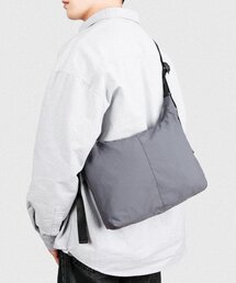 JENNER（ジェンナー）の「M イーズリー ナイロン クロスバッグ [グレー]（メッセンジャーバッグ）」