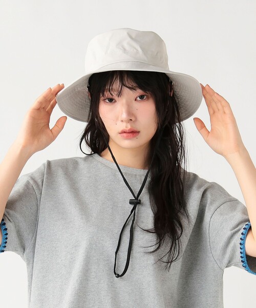 BEAMS HEART(ビームスハート)の「【7/16値下げ】アドベンチャー ハット(UVカット・撥水・接触冷感)(ハット・レディース・ブラック/オフホワイト/ブルー・ONE SIZE)」の2枚目の写真