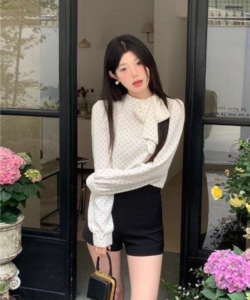 Ritzy(リッツィー)の「トッド柄衿リボン仕様フリルシャツ(シャツ/ブラウス・レディース・ブラック/ホワイト・L/M)」の11枚目の写真