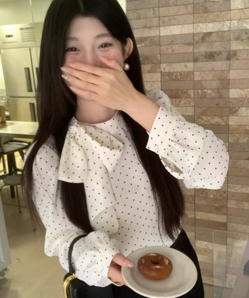Ritzy(リッツィー)の「トッド柄衿リボン仕様フリルシャツ(シャツ/ブラウス・レディース・ブラック/ホワイト・L/M)」の17枚目の写真