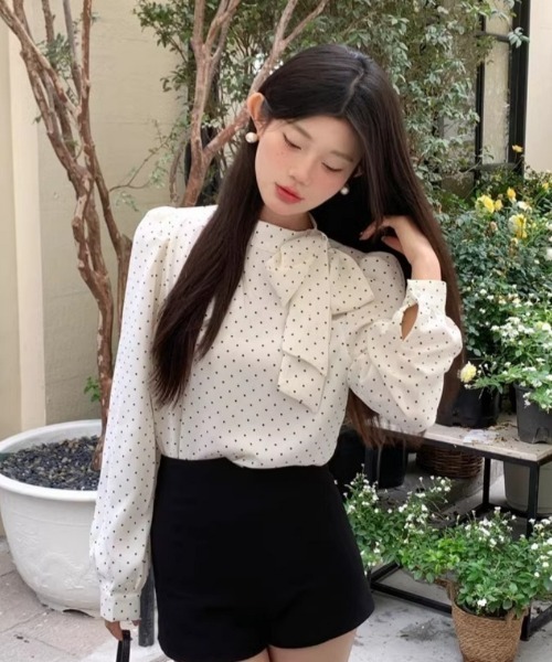 Ritzy(リッツィー)の「トッド柄衿リボン仕様フリルシャツ(シャツ/ブラウス・レディース・ブラック/ホワイト・L/M)」の18枚目の写真